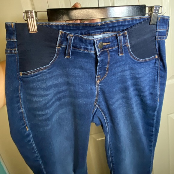 Old Navy Maternity ROCKSTAR Super Skinny Jeans - Picture 3 of 7